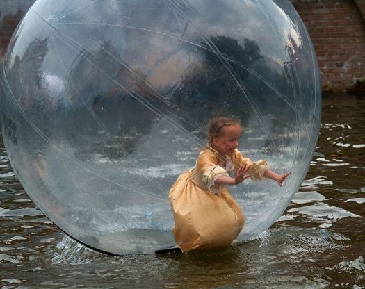 Princess in a Bubble: Sander van der Wel from Netherlands